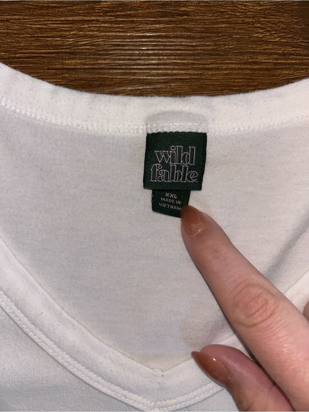 wild fable White V‑Neck Short Sleeve Crop Top - Picture 3 of 5